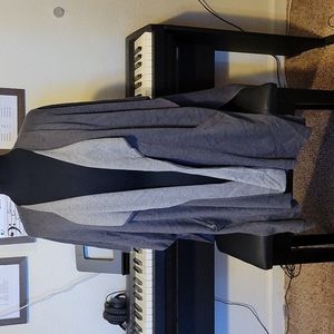 Lululemon one size wrap with pockets